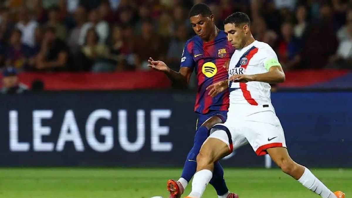 أشرف حكيمي يثير الجدل بعد استفزاز مدرب برشلونة .. فيديو