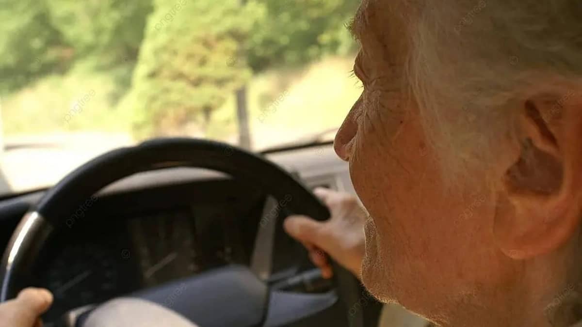 وفاة سيدة فرنسية بطريقة صادمة داخل سيارتها