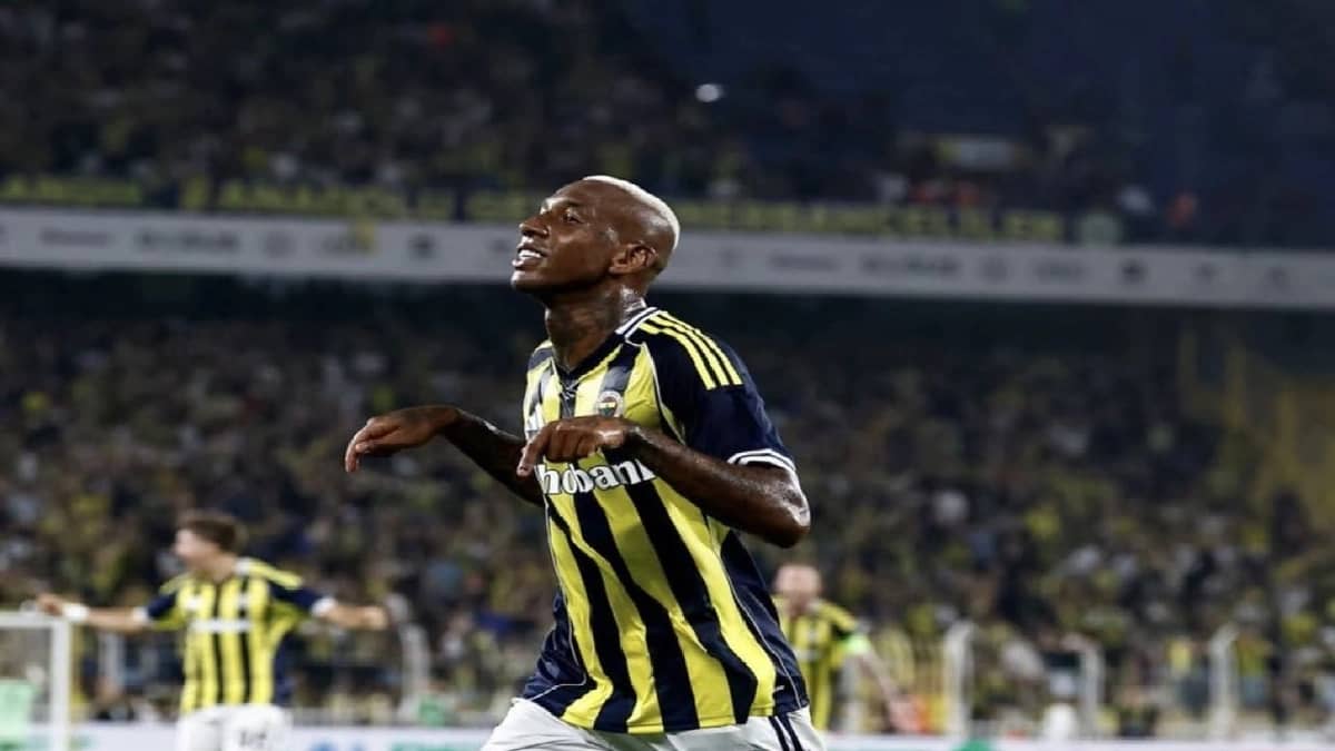 تاليسكا يدرس الرحيل عن فنربخشة