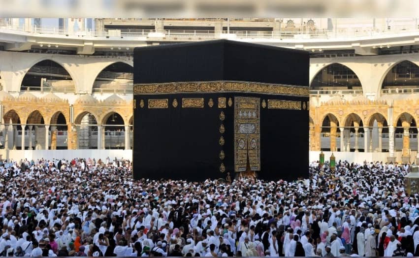 المصلون يؤدون صلاة الاستسقاء في جميع مناطق المملكة ..فيديو