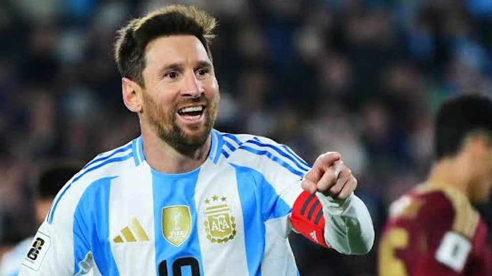 أول تعليق من فليك على عودة ميسي إلى برشلونة .. فيديو