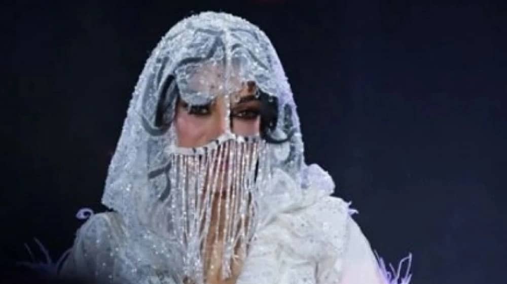 هيفاء وهبي عن الجمهور السعودي: شعب طيب وكريم ومضياف .. فيديو