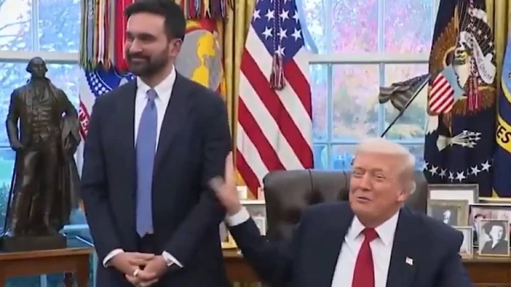 ترامب ينقذ ممداني في موقف محرج : قل لها أني فاشي.. فيديو