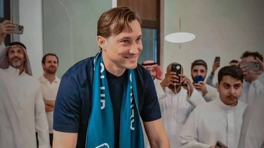 بن هاربورغ: نرحب بالنجوم العالميين لكن دون دفع رواتب مُبالغ فيها