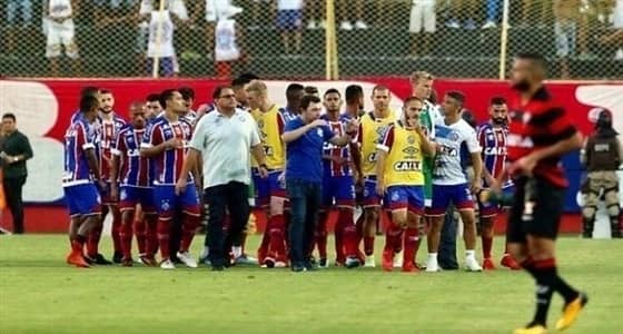 طرد 9 لاعبين دفعة واحدة في مباراة