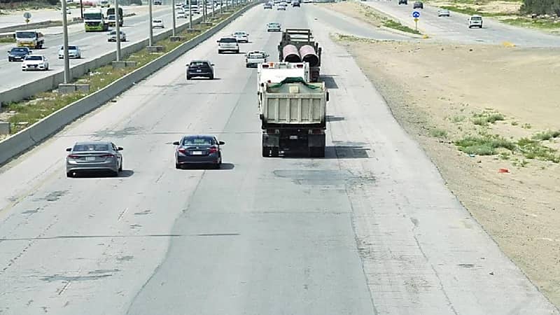 إغلاق مؤقت لطريق الظهران الجبيل الرئيسي .. صور