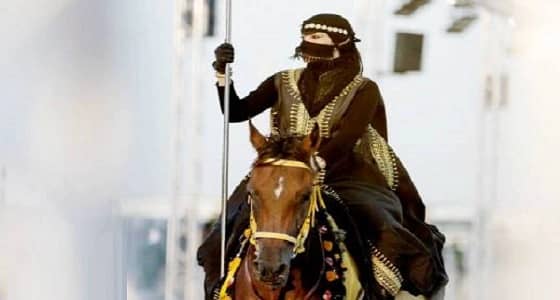 موقف والد الفارسة " ندى " المشاركة بعروض فرسان سوق عكاظ
