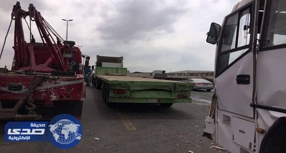 إصابة 4 في حادث تصادم بحي الخمرة