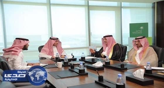 " العفيص " و " العويس " يبحثان مسارات التوظيف لأبناء الشهداء