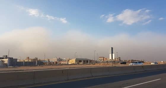 بالفيديو والصور.. شقراء تشهد عاصفة ترابية