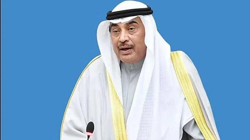 ولي عهد الكويت يتسلم خطاب استقالة الحكومة