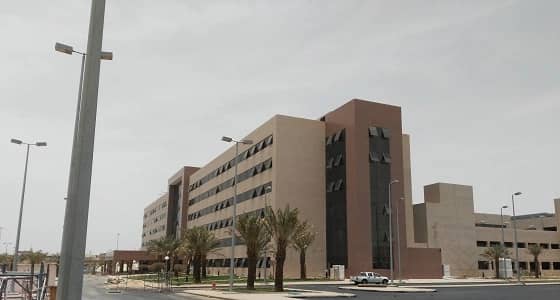 أمير المدينة المنورة يتفقد مستشفى الميقات ومستشفى المدينة التخصصي