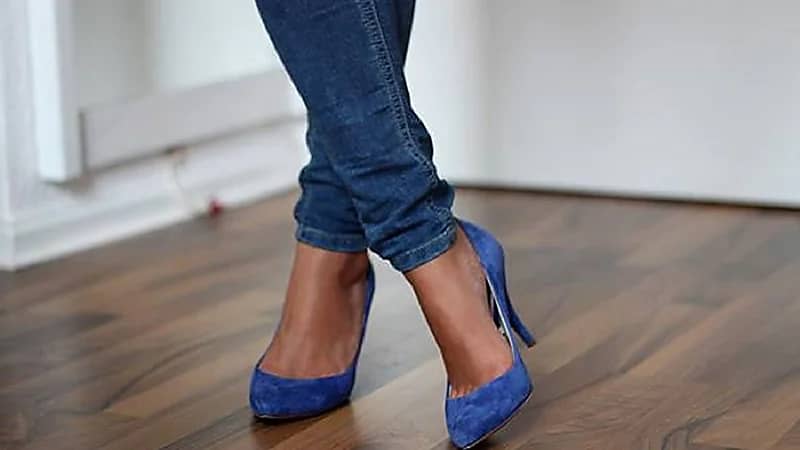 أضرار ارتداء الجينز الضيق طوال اليوم