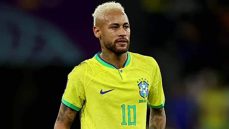 خلاف بين نيمار ومدرب البرازيل الجديد
