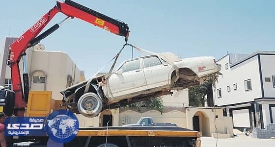 بلدية القطيف تزيل 290 سيارة تالفة