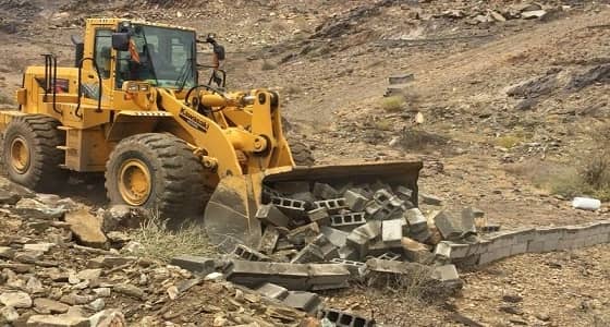 إزالة 2 مليون م2 من التعديات على طريق الطائف في أبها