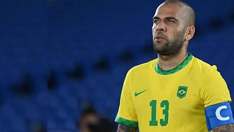 البرازيلي داني ألفيس يواجه اتهامًا بالاعتداء الجنسي بعد شهور في السجن