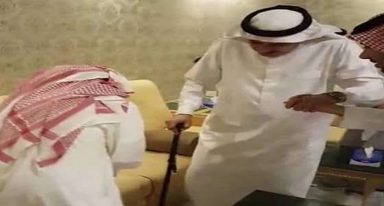 بالفيديو..بعد سوء حالته الصحية..خليل الزياني يظهر في مناسبة اجتماعية