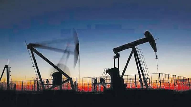 هبوط أسعار النفط بعد ارتفاعها ثلاثة أيام