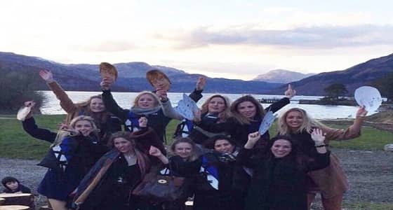 بالصور.. فتيات يرصدن وجود شبح بصورهن