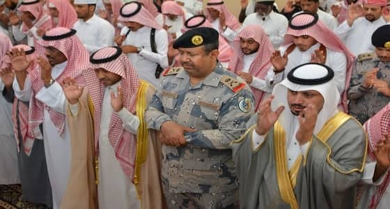 بالصور.. تشييع جثمان الشهيد الهزازي في أحد المسارحة