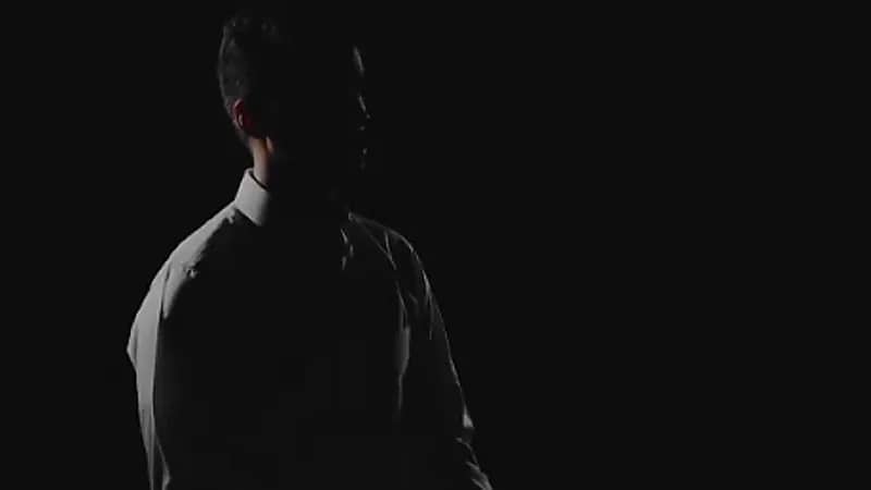 بالفيديو.. قصة رجل خدعه موقع "الفوركس الوهمي" بشعار جهة حكومية