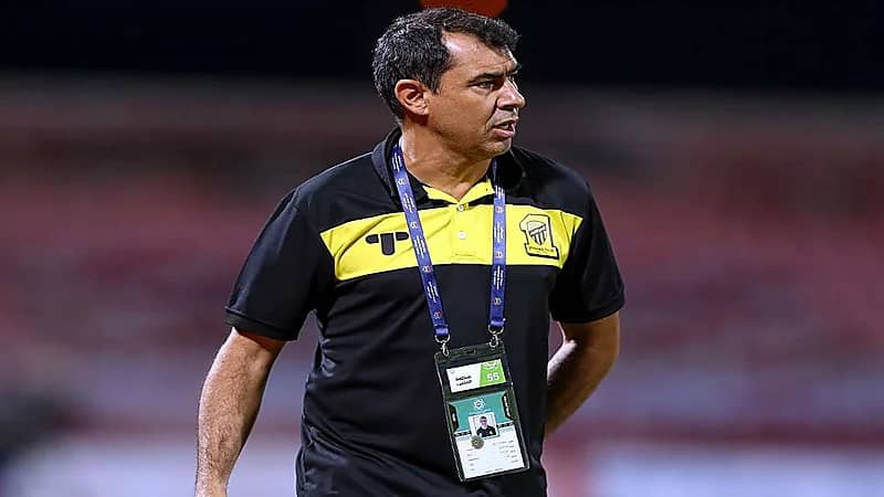 مدرب الاتحاد يخطط للرحيل