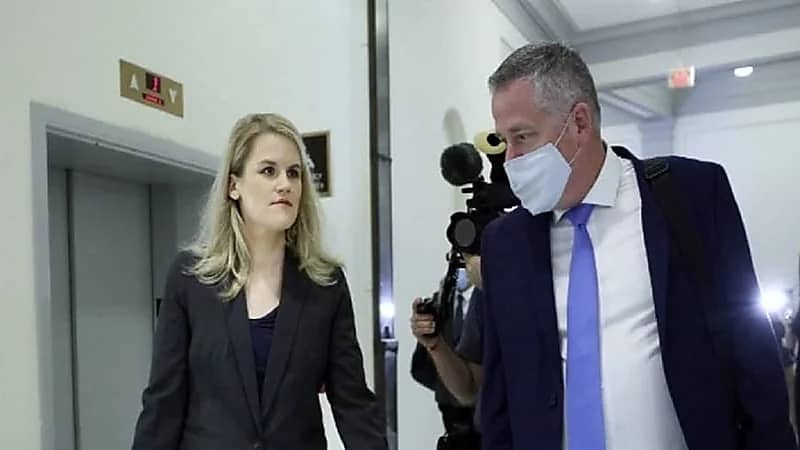 مسربة أسرار فيسبوك: الشركة تعمل بشكل يضر الصغار ويؤذي الديمقراطية