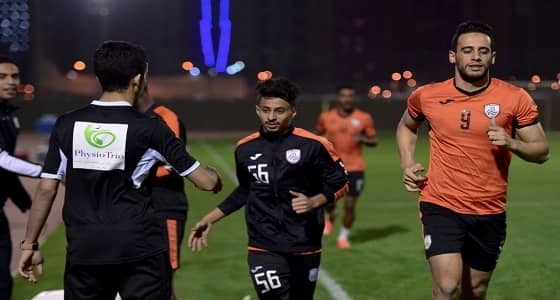 بالصور.. الشباب يختتم تدريباته لمواجهة الهلال