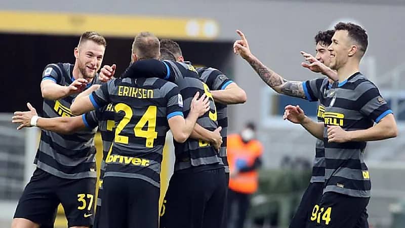 إنتر يحافظ على الصدارة بعد فوزه على جنوى بثلاثية