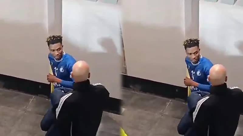 مهاجم الاستقلال في غرفة تبديل ملابس النصر .. فيديو