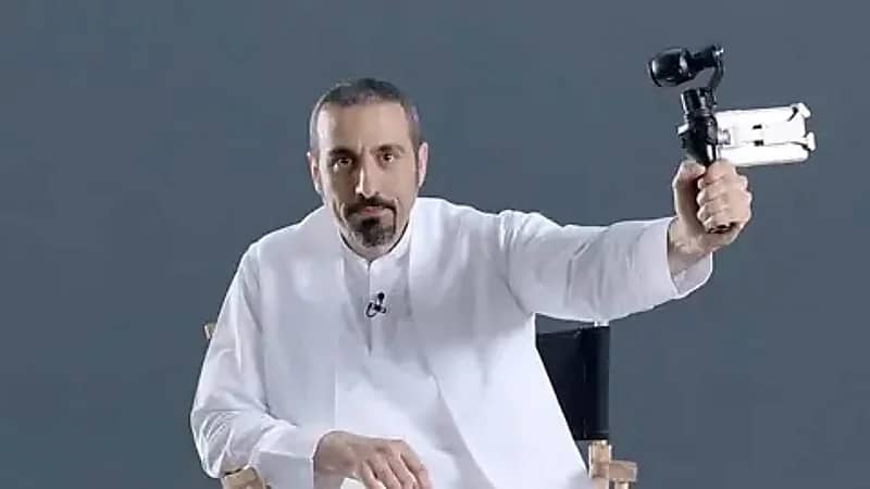 بكاء جماعي يصيب طاقم عمل برنامج رمضاني بسبب قصة مؤثرة