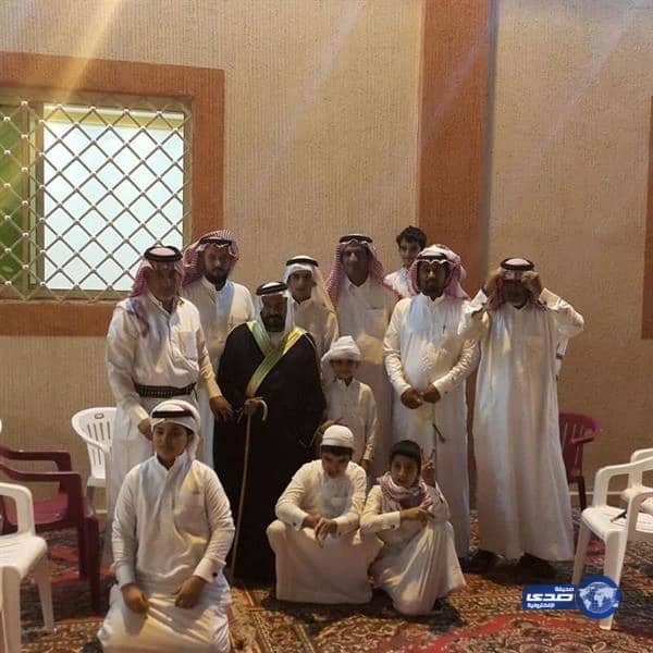 بالصور : رجل فى الثمانين .. يتزوج للمرة الأولى بخميس مشيط