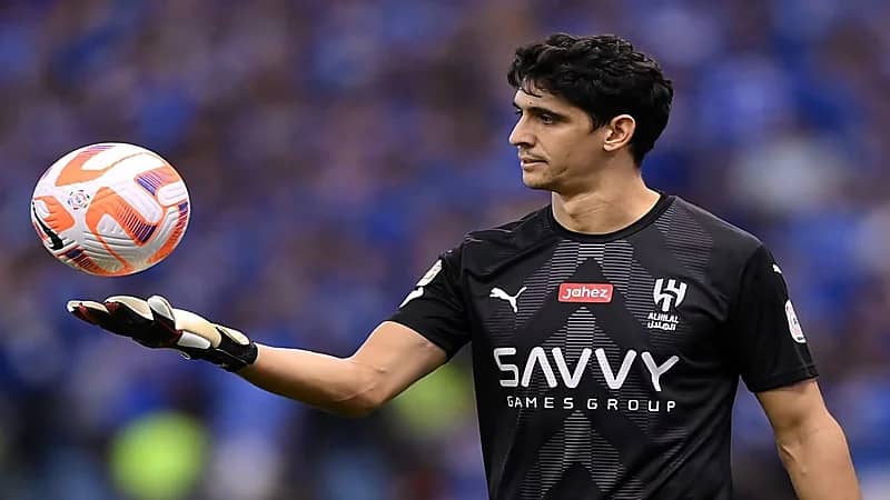 ياسين بونو ضمن المرشحين لجائزة أفضل حارس في العالم