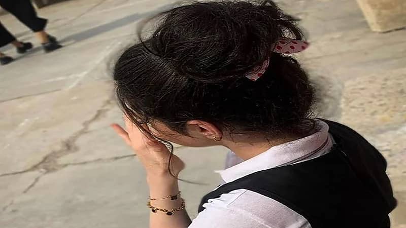 طالبة في الإبتدائية شغفها بالموضة يدفعها إلى التشهير بزميلاتها في المدرسة (صور)