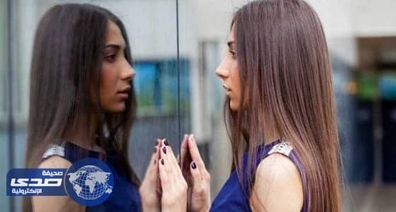 حديث المرأة مع نفسها يقلل الشعور بالحزن