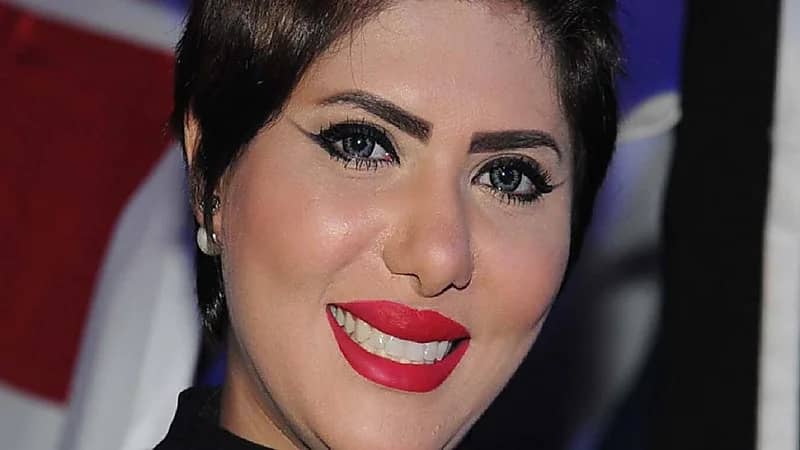 بالفيديو..ملاك الكويتية تخفي جسدها لخوفها من الرقابة