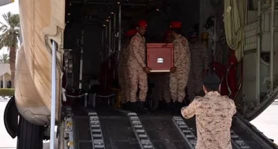 شاهد.. مطار المدينة يستقبل جثمان الشهيد الجهني