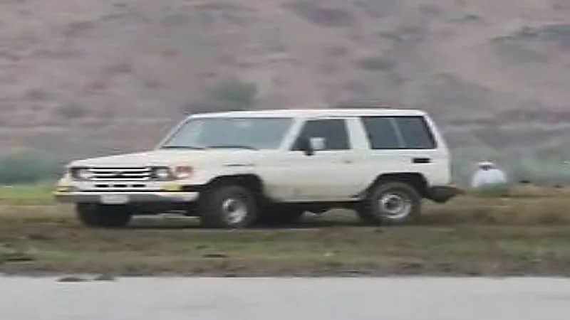 شاهد.. متهور يمارس التفحيط داخل مسطحات منتزه في جازان 