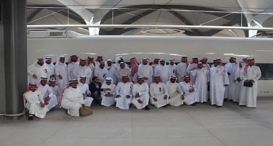 قطار الحرمين ينقل ضيوفه ما بين المدينة المنورة ورابغ