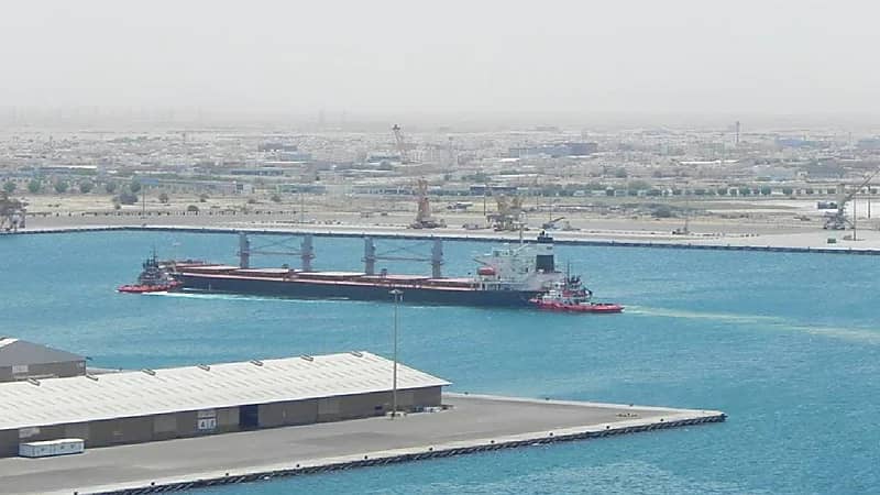 مزاد علني لبيع حافلات في جمرك ميناء ينبع