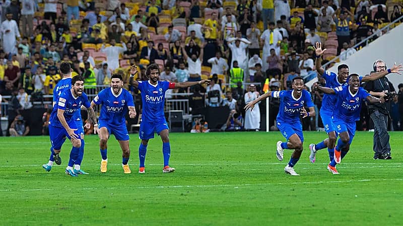 ردة فعل ميتروفيتش لحظة تنفيذ لاعبي فريقه لركلات الترجيح .. فيديو