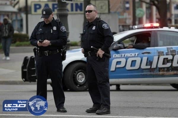 مسلمة تقاضي شرطة نيويورك لنزع حجابها وسجنها بزنزانة رجال