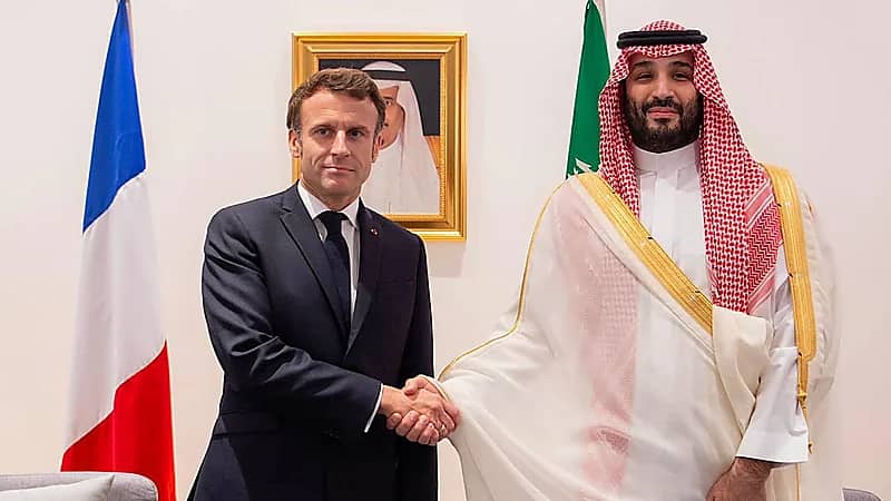 بالفيديو.. ولي العهد يلتقي رئيس جمهورية فرنسا في العاصمة التايلندية بانكوك