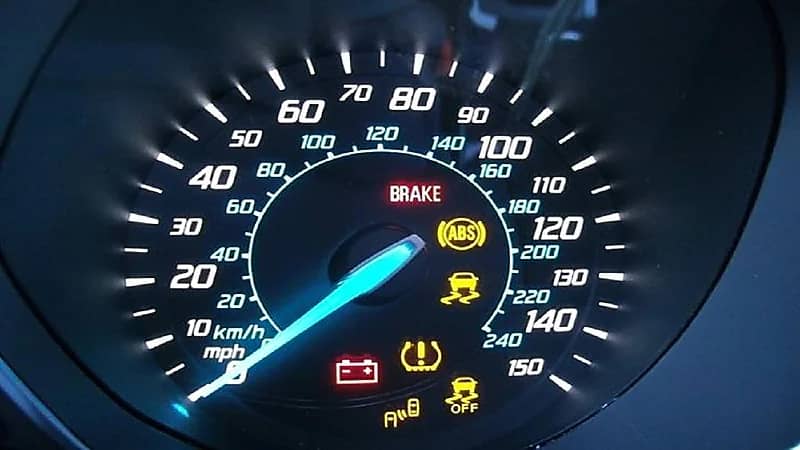 علامات تحذيرية في السيارة عند ظهورها يجب التوقف على الفور