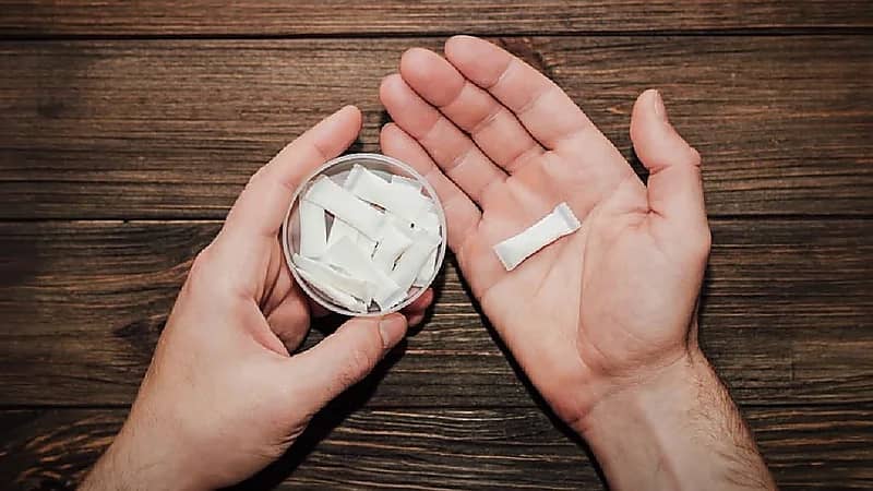 النمر يحذر: أظرف النيكوتين تهدد الشباب بجلطات القلب