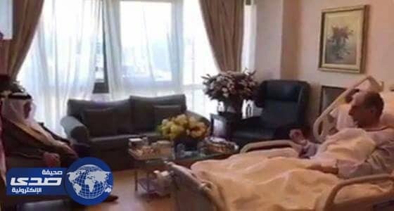 ⁠⁠⁠⁠⁠الفيصل يمازح وكيل إمارة عسير السابق: الموظفون ملّوا من طول الإجازة