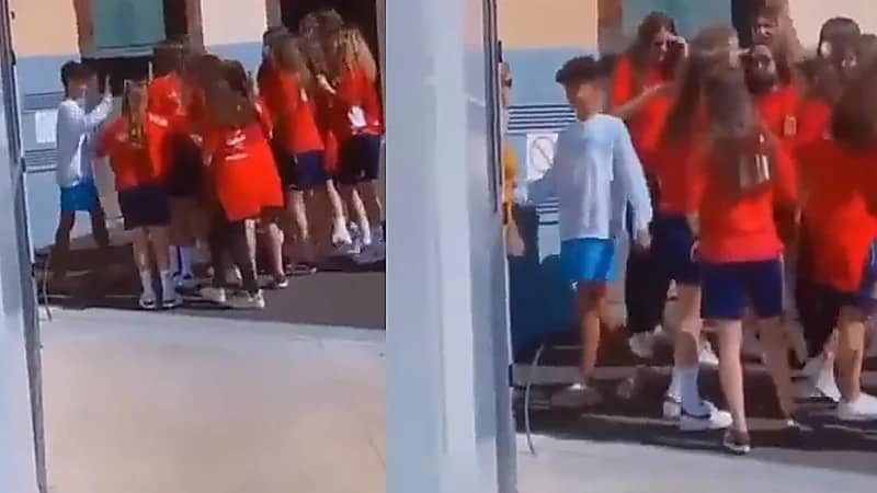 نجل رونالدو يظهر بين مجموعة فتيات جميلات يلتفون حوله .. فيديو