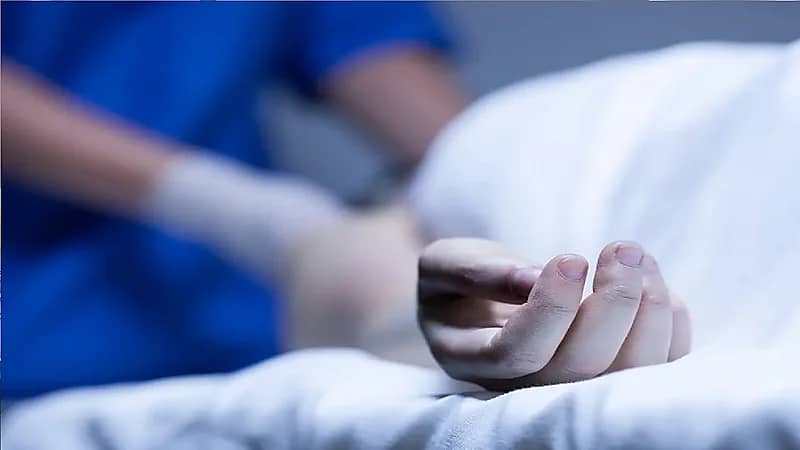 امرأة تدعي وفاتها للهرب من ديونها