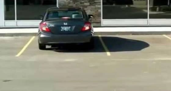 بالفيديو.. 3 خطوات لركن سيارتك باحترافية